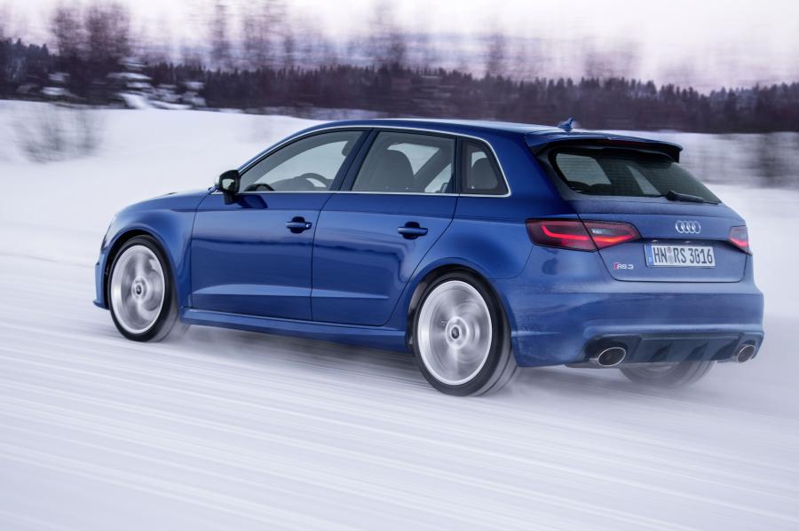  Audi RS3 Sportback 2015 года  (WW) (фото 22 из 38)